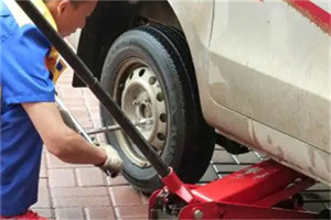 信宜附近拖车24小时服务热线电话